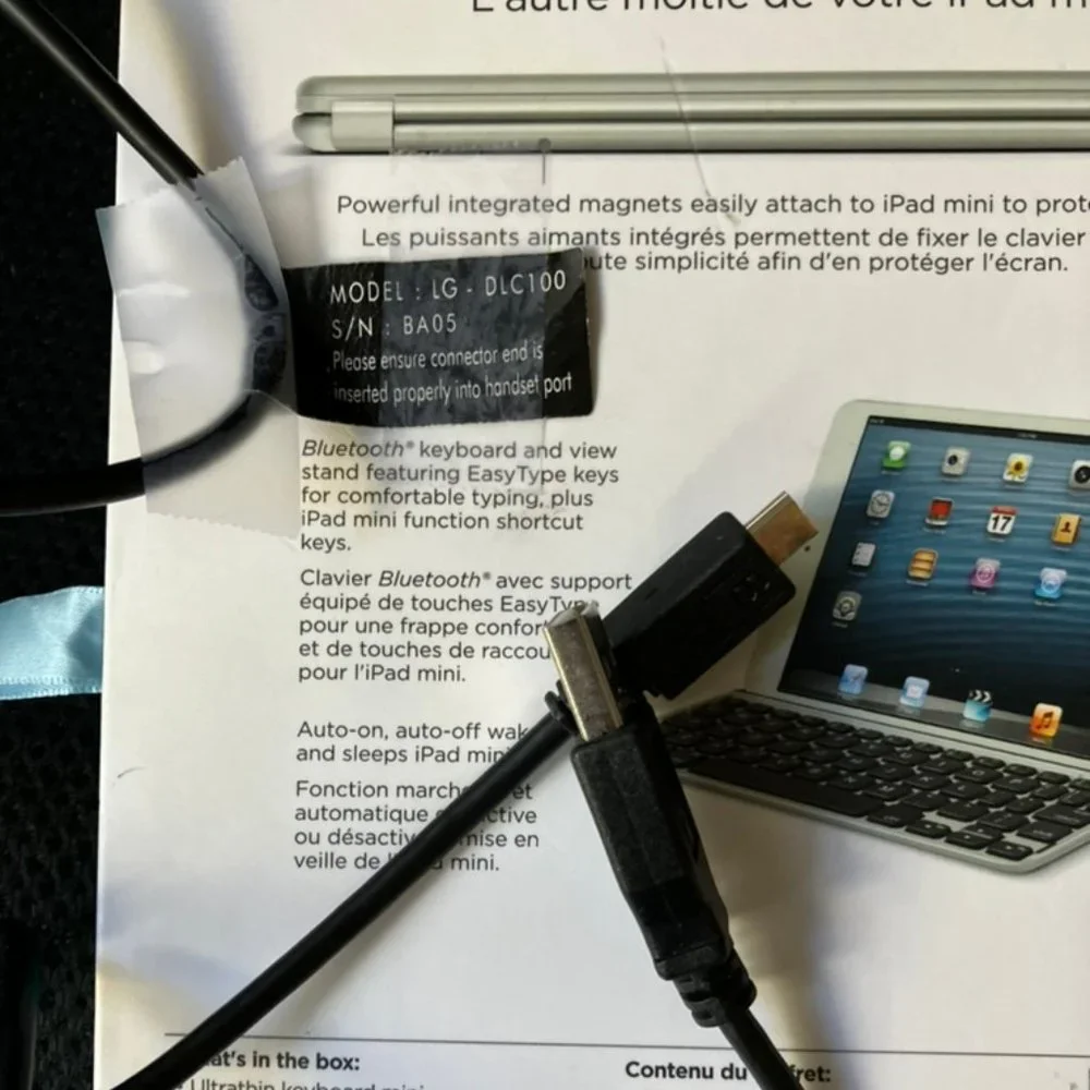 Back to School! Logitech Magnetic Ultrathin Keyboard (ipad not included)